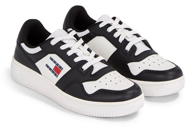 Tommy Jeans TJW RETRO BASKET ESS Plateausneaker mit seitlicher Logoflagge, Freizeitschuh, Halbschuh, Schnürschuh (schwarz-ecru)