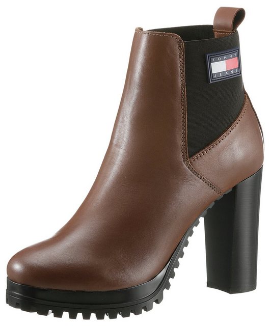 Tommy Jeans TJW NEW ESS HIGH HEEL BOOT High-Heel-Stiefelette mit elastischem Stretcheinsatz und Anziehlasche (cognac)